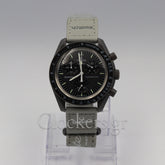 Omega Swatch Omega Swatch X Omega Moonswatch - Snoopy grey
